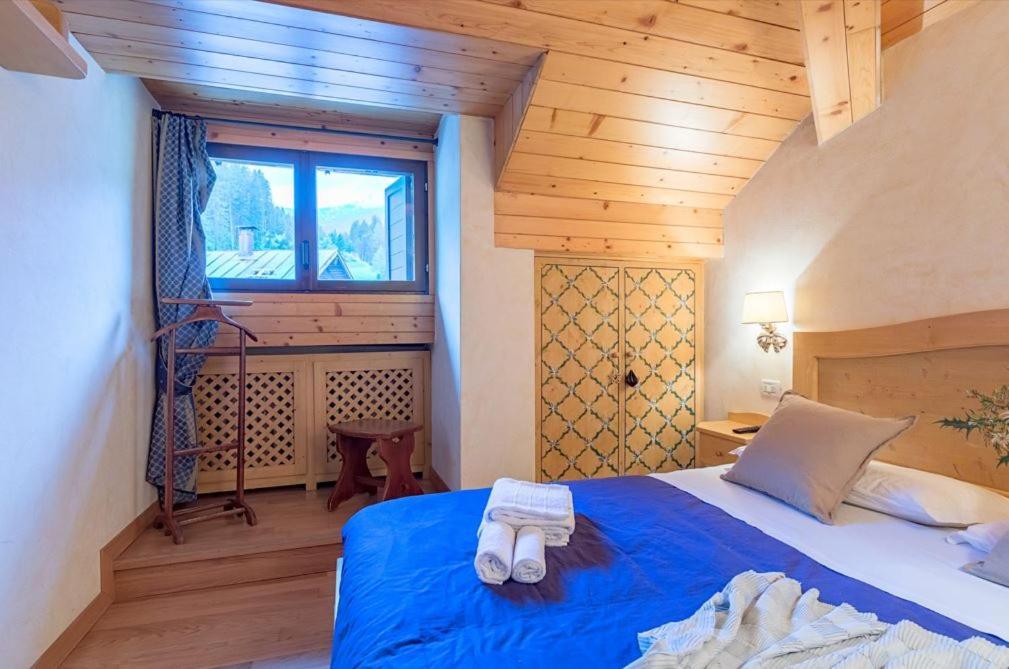 Deliziosa Mansarda Ai Piedi Della Pista 3Tre Apartment Madonna di Campiglio Luaran gambar